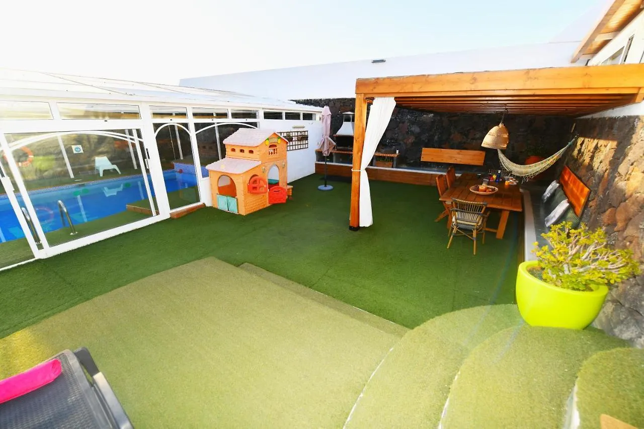 Villa Life Guime 0*,  Spain
