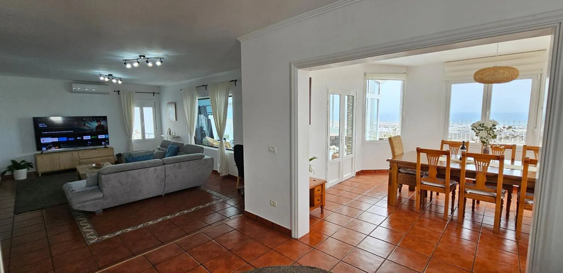 Villa Life Guime 0*,  Spain